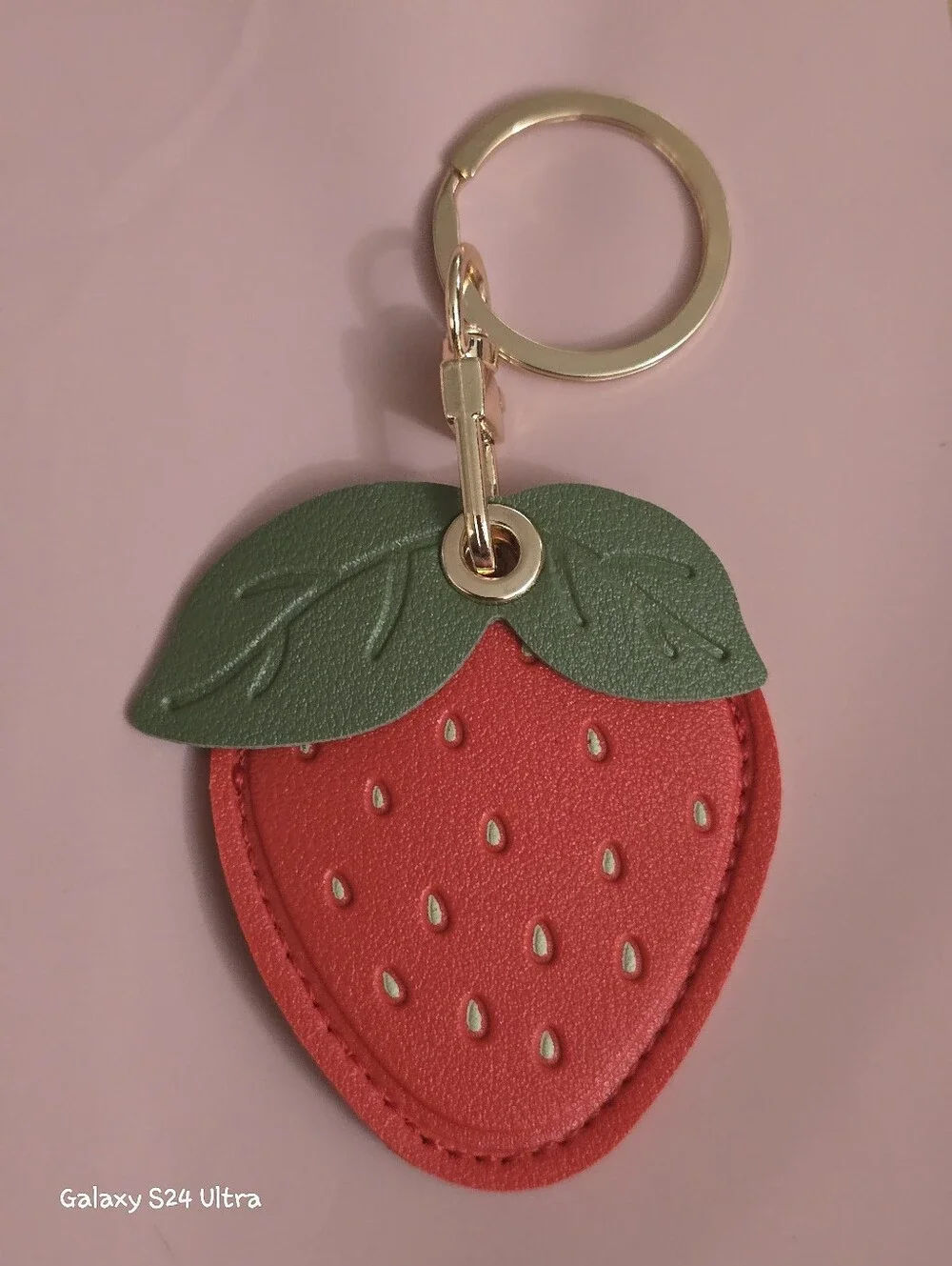 Strawberry 🍓 Air Tag Tracker Compatible Bag Charm/ Keychain NEW